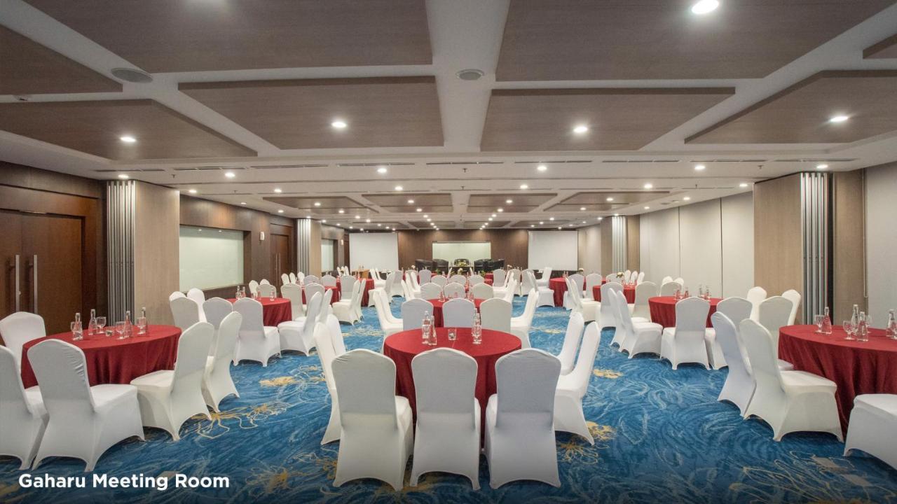 BW Luxury Hotel Jambi Buitenkant foto