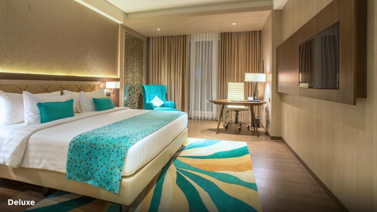 BW Luxury Hotel Jambi Buitenkant foto