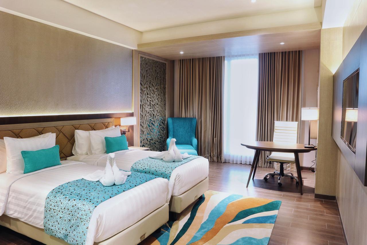 BW Luxury Hotel Jambi Buitenkant foto