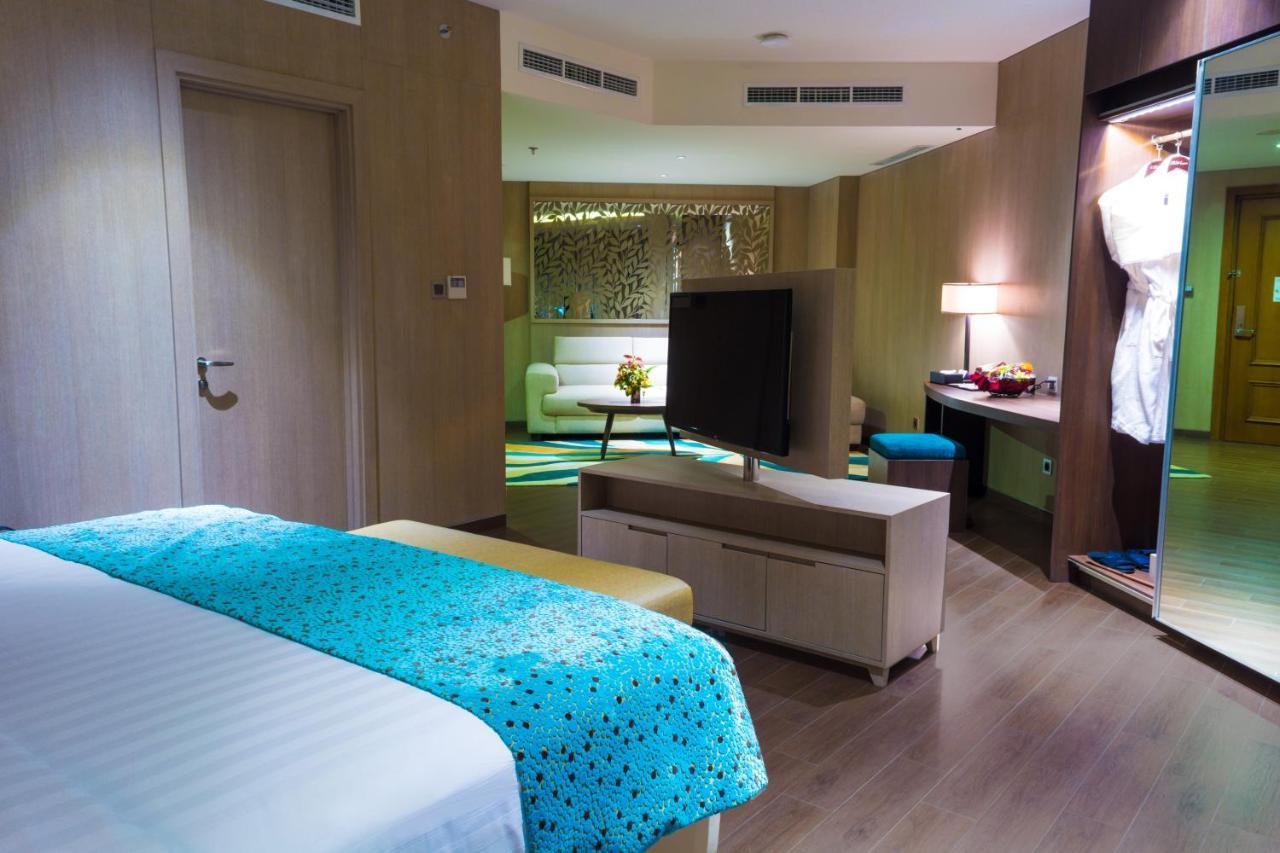 BW Luxury Hotel Jambi Buitenkant foto