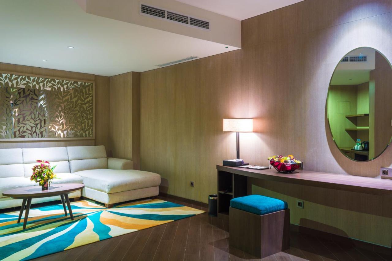 BW Luxury Hotel Jambi Buitenkant foto