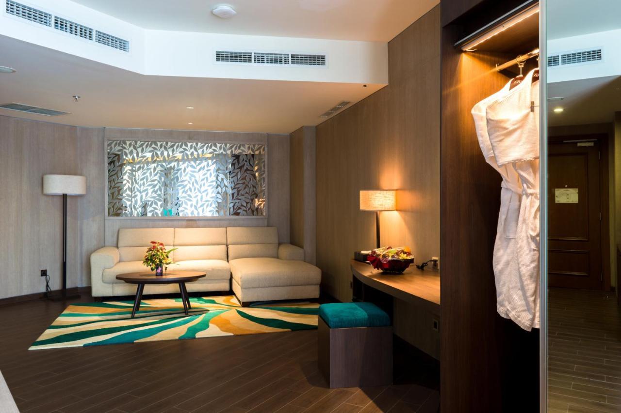 BW Luxury Hotel Jambi Buitenkant foto