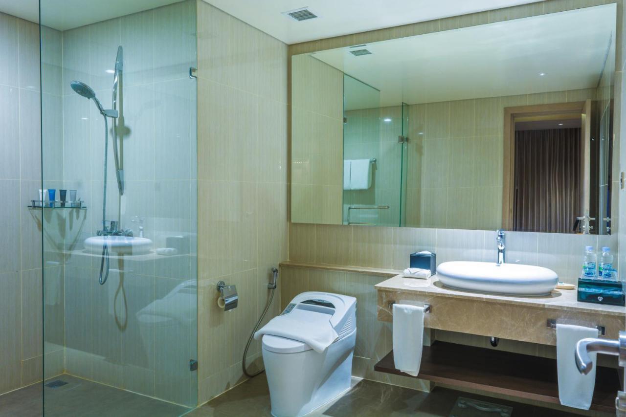 BW Luxury Hotel Jambi Buitenkant foto